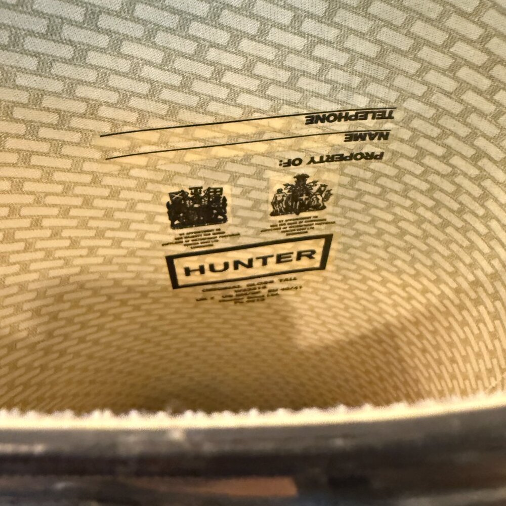 Hunter Tall Gloss Rain Boot- Like New - image 2